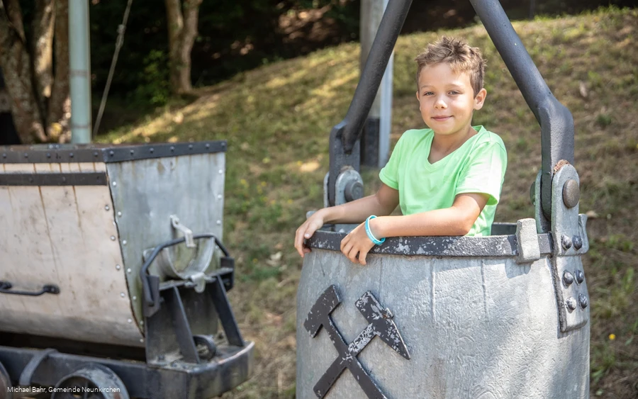 Kind vor Wodanstolln